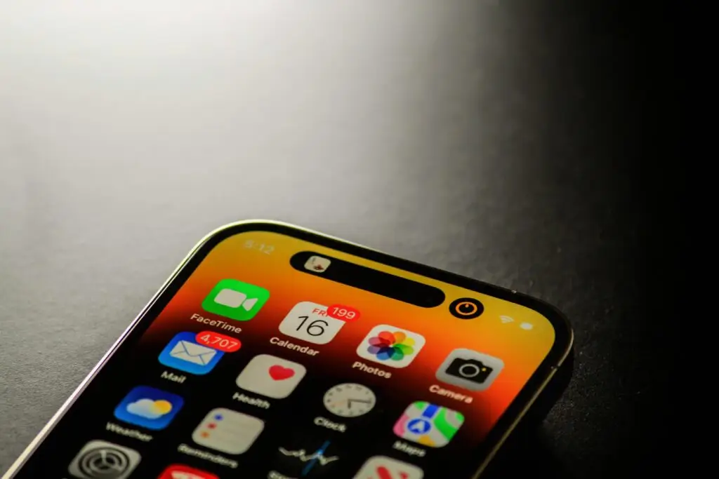 iphone 17 display